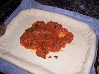 PIZZA ESPECIAL DE ESPINACAS CON QUESO DE CABRA PIZZA ESPECIAL DE ESPINACAS CON QUESO DE CABRA