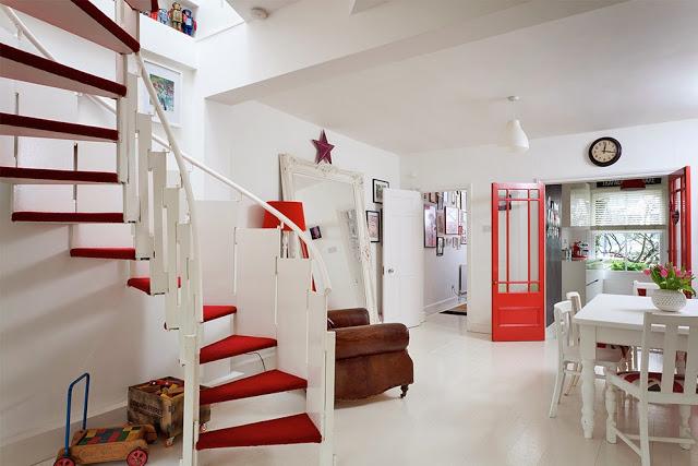 Una casa en blanco y rojo que te enamorará!