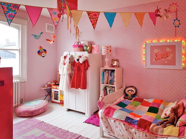 Una casa en blanco y rojo que te enamorará!