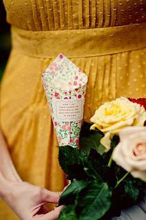 En una boda a la salida que preferís ¿arroz o confetti? En una boda a la salida que preferís ¿arroz o confetti?