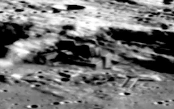 Base Alienígena en la luna capturada por la sonda Chang’e (otra más)..