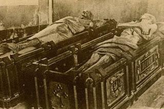 En 1900 las momias fueron expuestas publicamente.