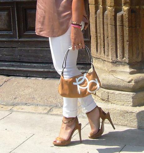 WHITE JEANS Y SORTEO