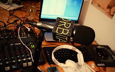 Cómo escucho: Orbitando Cómo escucho: Orbitando