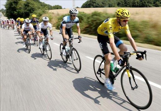 Froome también gana en el Ventoux y agranda su ventaja en la general