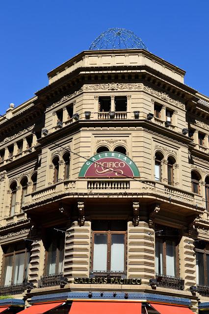Edificio del Pacífico  / Pacífico building