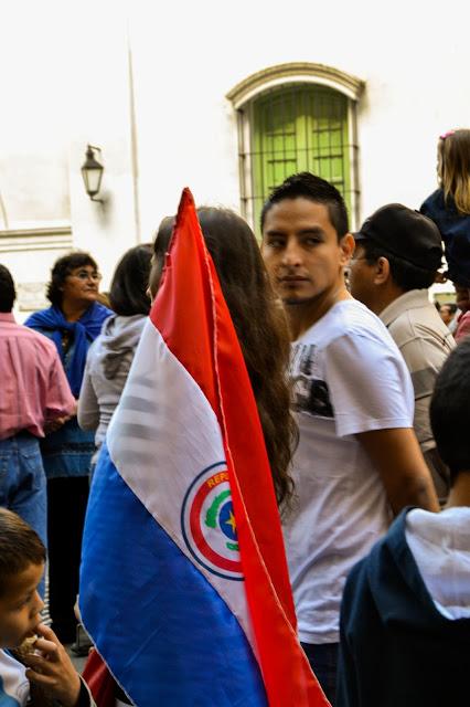 La Comunidad Paraguaya  /  The Paraguay Community