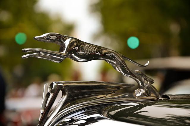 Autos Clásicos  /  Classic Cars