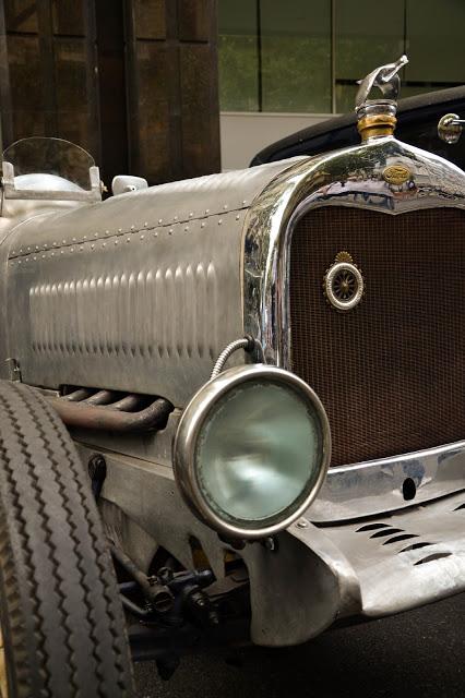 Autos Clásicos  /  Classic Cars