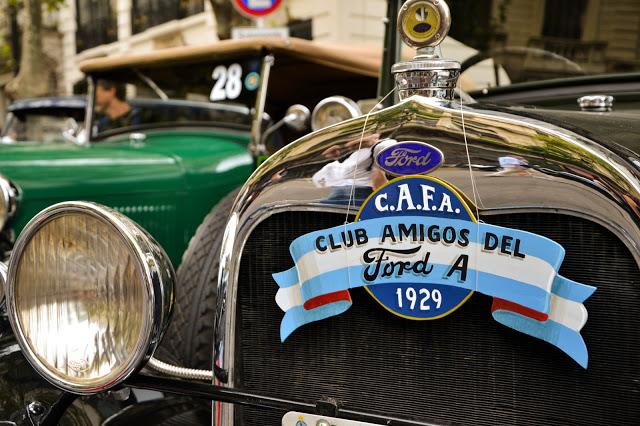 Autos Clásicos  /  Classic Cars