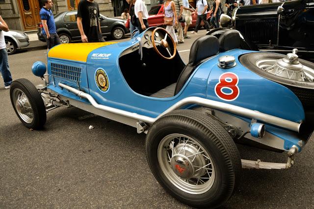 Autos Clásicos  /  Classic Cars