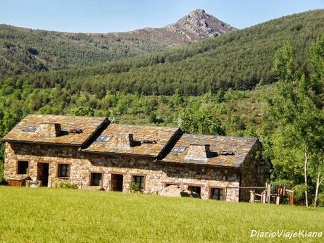 Pueblos Arquitectura Negra de Guadalajara - Chorrera Despeñalagua