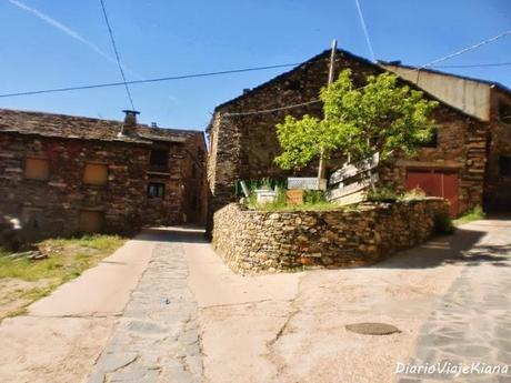 Pueblos Arquitectura Negra de Guadalajara - Chorrera Despeñalagua