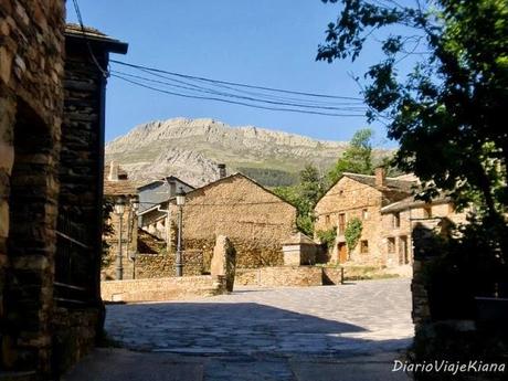 Pueblos Arquitectura Negra de Guadalajara - Chorrera Despeñalagua