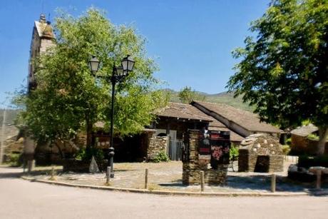 Pueblos Arquitectura Negra de Guadalajara - Chorrera Despeñalagua