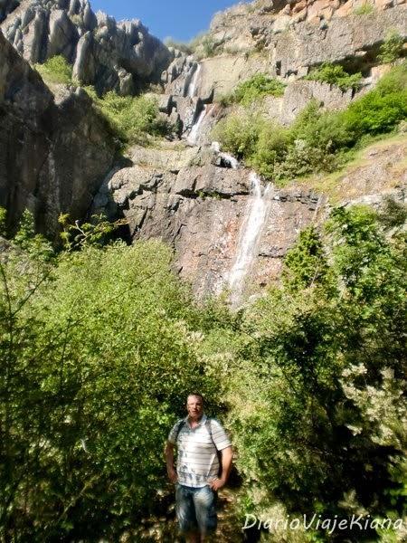 Pueblos Arquitectura Negra de Guadalajara - Chorrera Despeñalagua