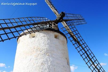 En busca de molinos por la Mancha...