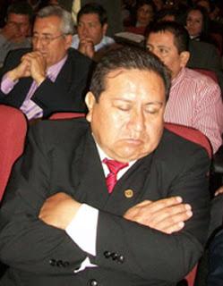 UÑA Y MUGRE NO SE PUEDEN VER…