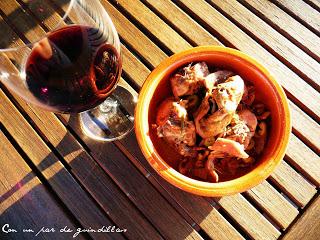 Conejo con aceitunas y nueces