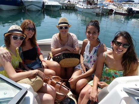 Un día de lujo: Paseo en barco en Ibiza con Ron Brugal