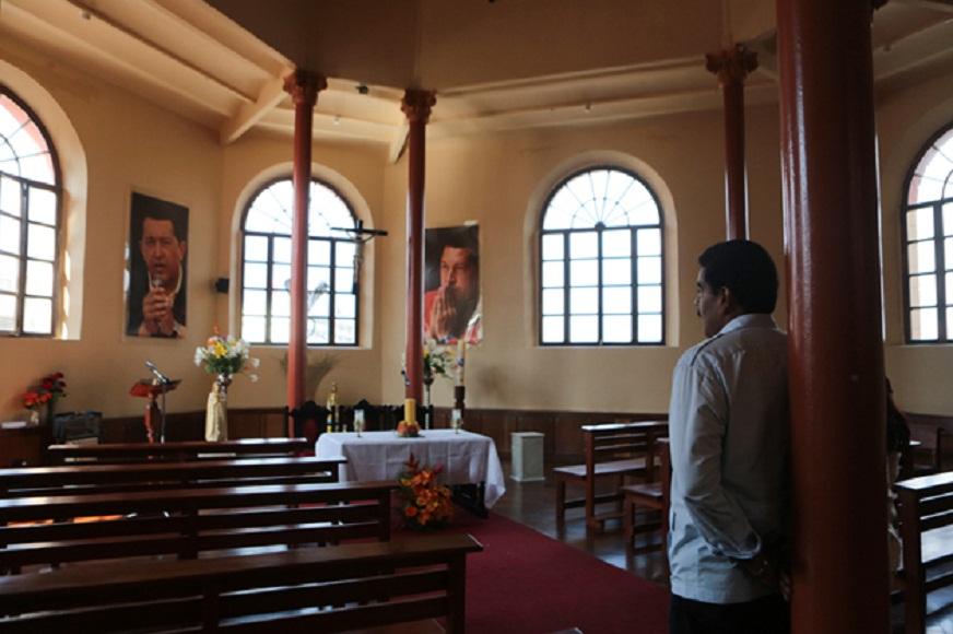 Nicolás Maduro antes de dormir visita a Chávez??