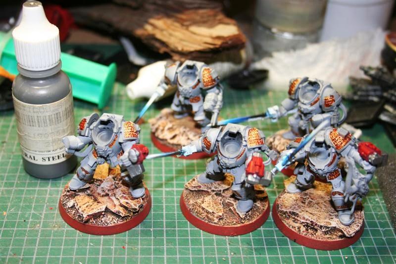 Natural Steel de Vallejo Model Color en los aceros de los caballeros grises