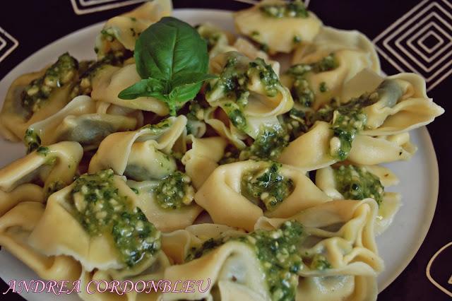 TORTELINIS DE ESPINACAS Y RICOTTA CON SALSA DE PESTO. DÍA 1 EN OXFORD