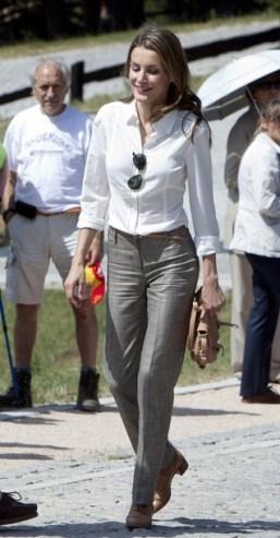 Dña. Letizia en la Escuela Naval de Marín, otro look decepcionante