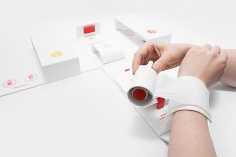 First Aid Kit :: botiquín de primeros auxilios para usar con una sola mano