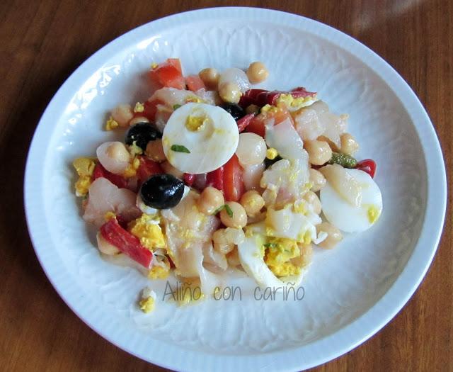 ENSALADA DE BACALAO AHUMADO CON GARBANZOS