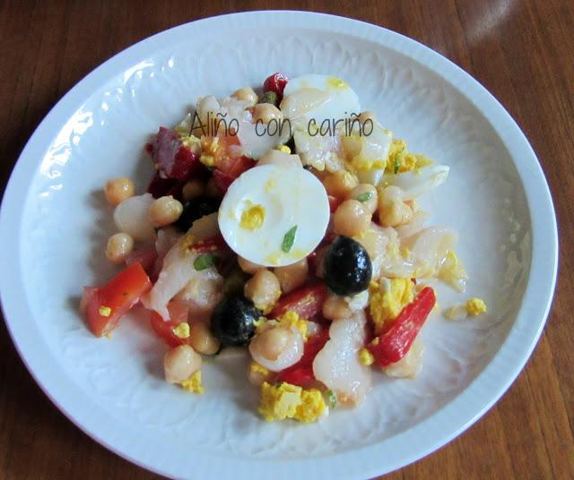 ENSALADA DE BACALAO AHUMADO CON GARBANZOS