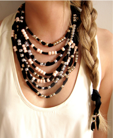 Un collar en un DIY muy fácil!