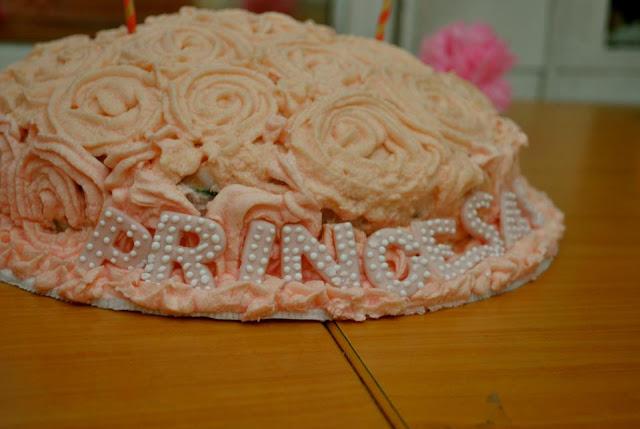 Mi torta Princesa para las Princesas de  su Presencia