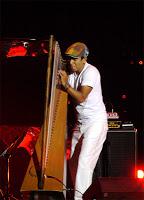 Edmar Castaneda – Entre Cuerdas