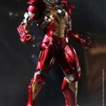 Figura de la Mark XVII de Iron Man 3 de Hot Toys