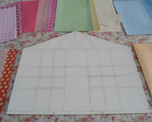 UNA CASITA EXPOSITOR VINTAGE RECUPERADA