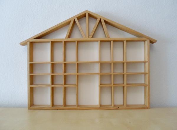 UNA CASITA EXPOSITOR VINTAGE RECUPERADA