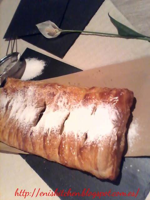 Pastel de hojaldre con manzana y canela - Prajitura foietaj cu mere si scortisoara