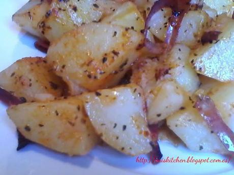 Patatas con tiras de jamón serrano - Cartofi cu fasii de hamon