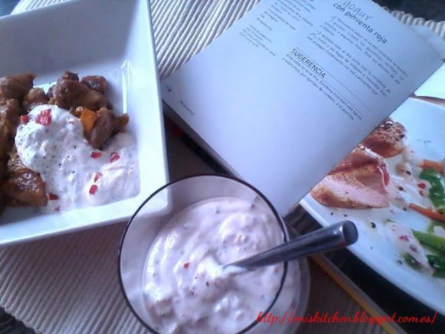 Paprikas (estofado) de pavo y Salsa de yogur con pimienta roja - Paprikas de  curcan si Sos de iaurt cu piper rosu