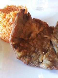 Filete de ternera empanado y arroz a la milanesa