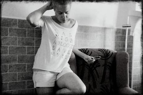 En blanco y Negro....Last night a blogger save my life