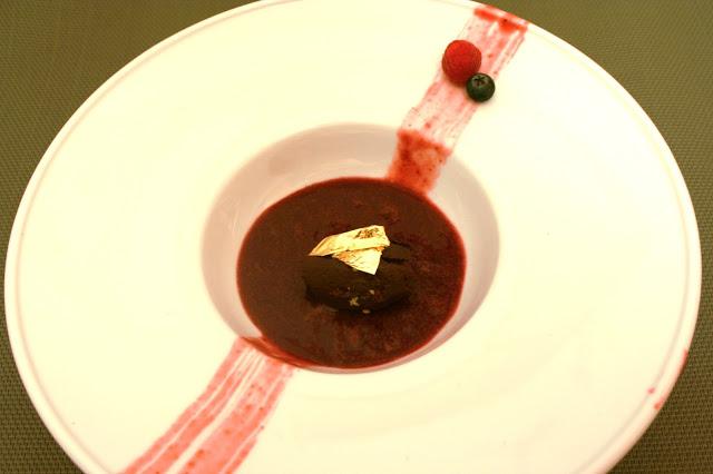 MOUSSE DE CHOCOLATE Y FRUTOS ROJOS