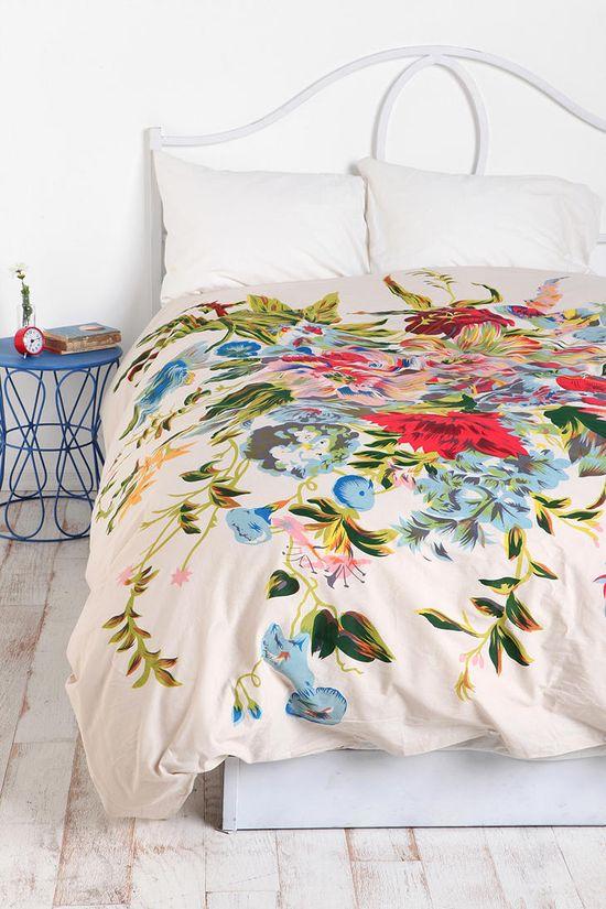 Al lado de la cama Al lado de la cama