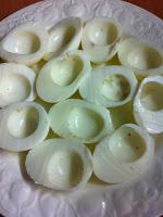 Huevos Rellenos De Atún Con Mayonesa De Piquillos
