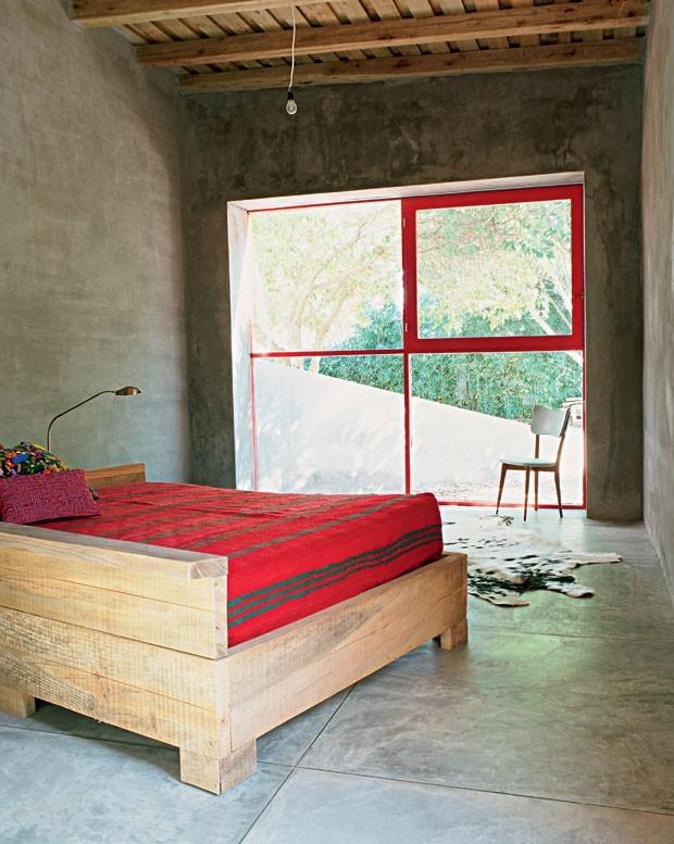 Una casa de campo diferente, con el color rojo como protagonista