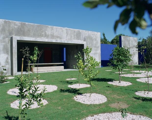 Una casa de campo diferente, con el color rojo como protagonista