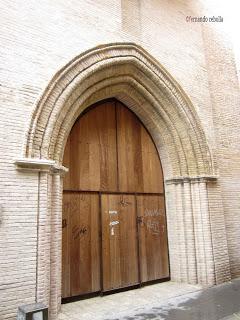 Puerta ojival de La Magdalena, Zaragoza, Polidas chamineras