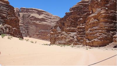 WADI RUM, EL DESIERTO DEL SUR JORDANOMoisés Cayetano Rosa...