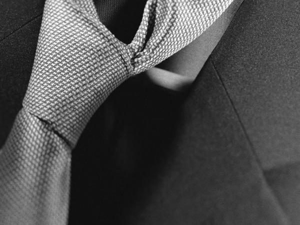 La corbata y el anillo